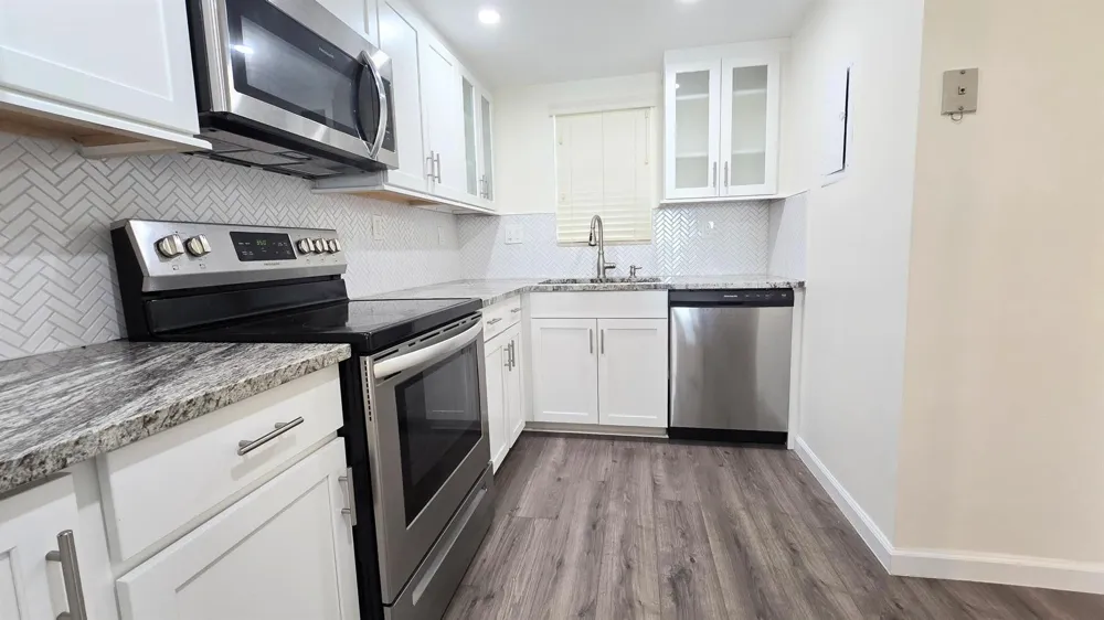 3100 W ROLLING HILLS CIRCLE #609 Davie, FL 33328