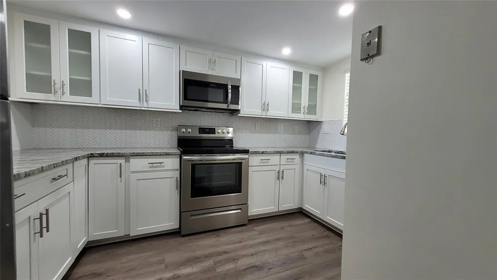 3100 W ROLLING HILLS CIRCLE #609 Davie, FL 33328