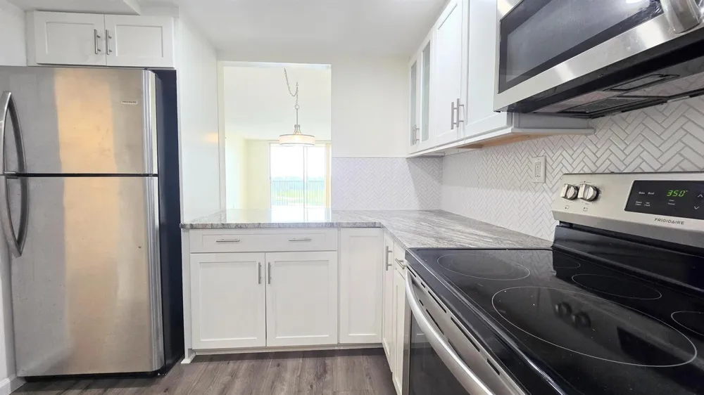 3100 W ROLLING HILLS CIRCLE #609 Davie, FL 33328