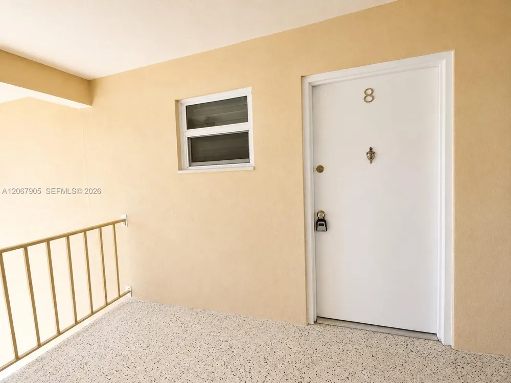 1945 NW 29th St #Unit 8 Miami, FL 33142