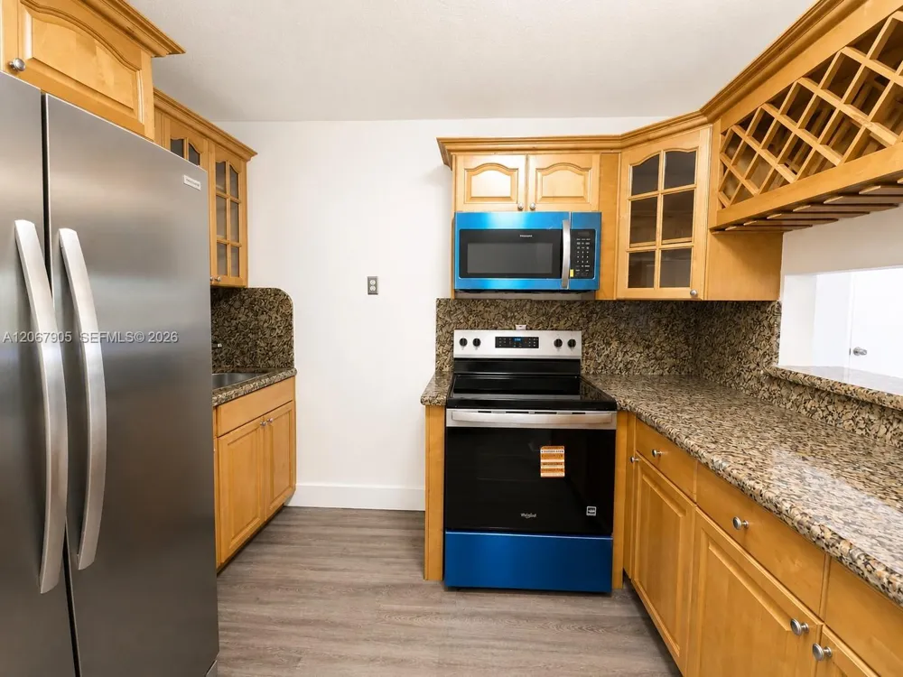 1945 NW 29th St #Unit 8 Miami, FL 33142