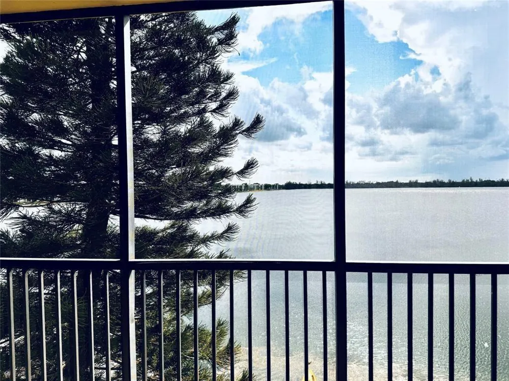 111 LAKE EMERALD DRIVE #407 Oakland Park, FL 33309