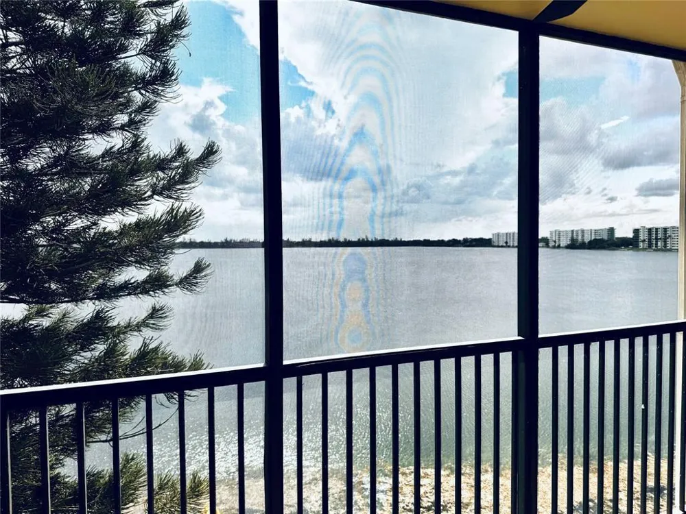 111 LAKE EMERALD DRIVE #407 Oakland Park, FL 33309