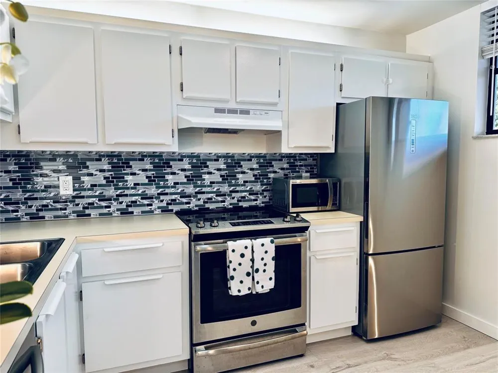 111 LAKE EMERALD DRIVE #407 Oakland Park, FL 33309