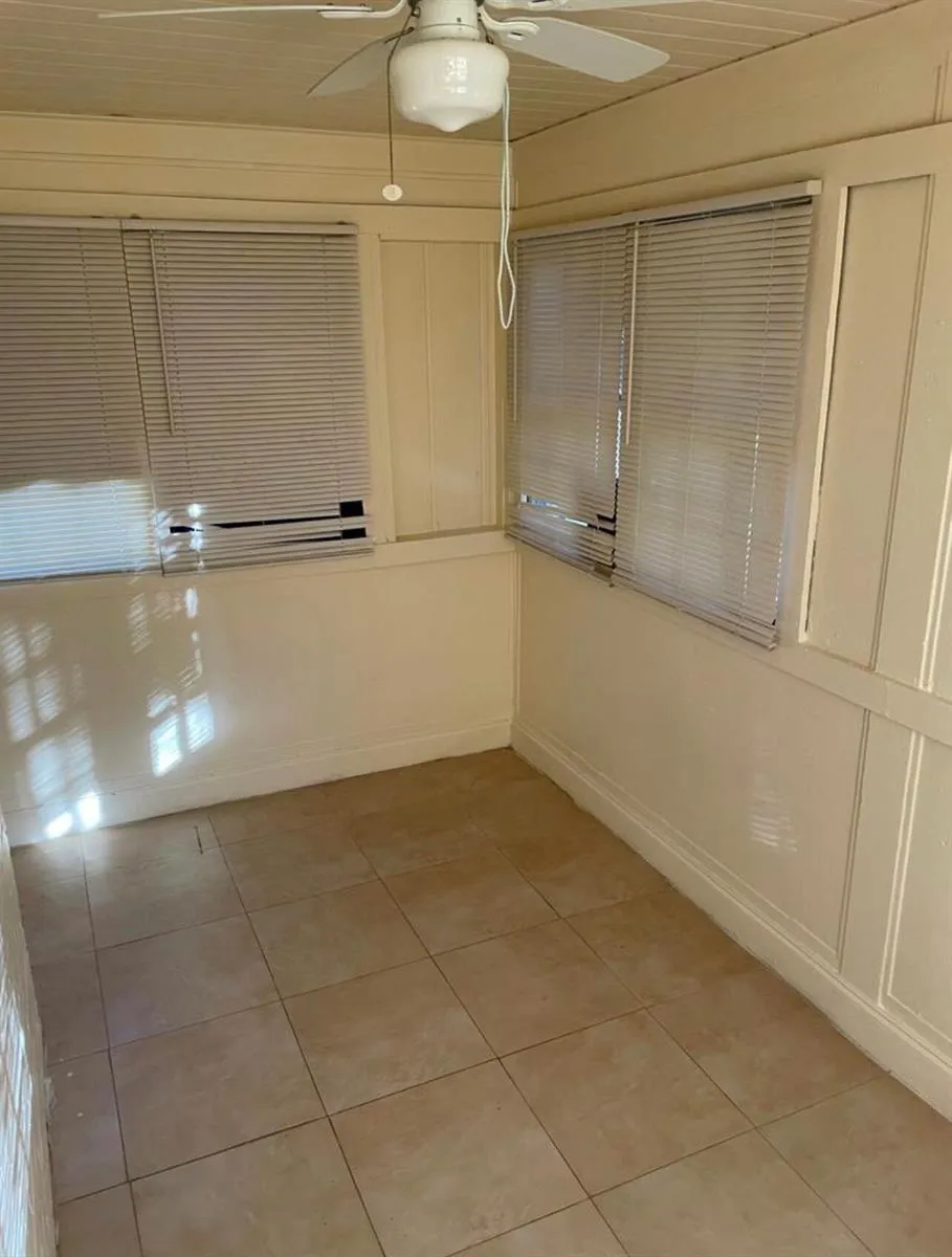 729 S 11th Street Fort Pierce, FL 34950