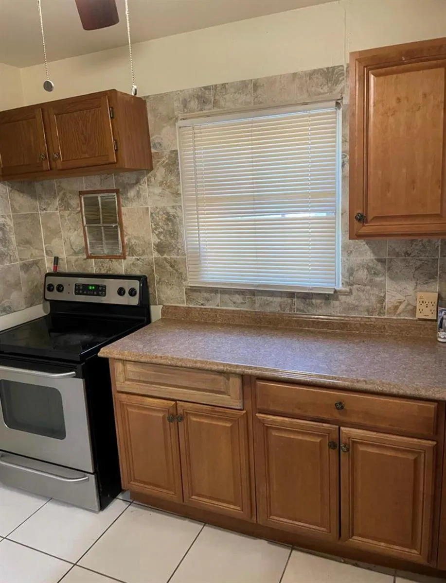 729 S 11th Street Fort Pierce, FL 34950