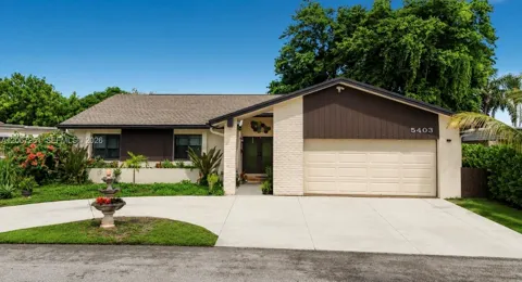 5403 Bayberry Ln