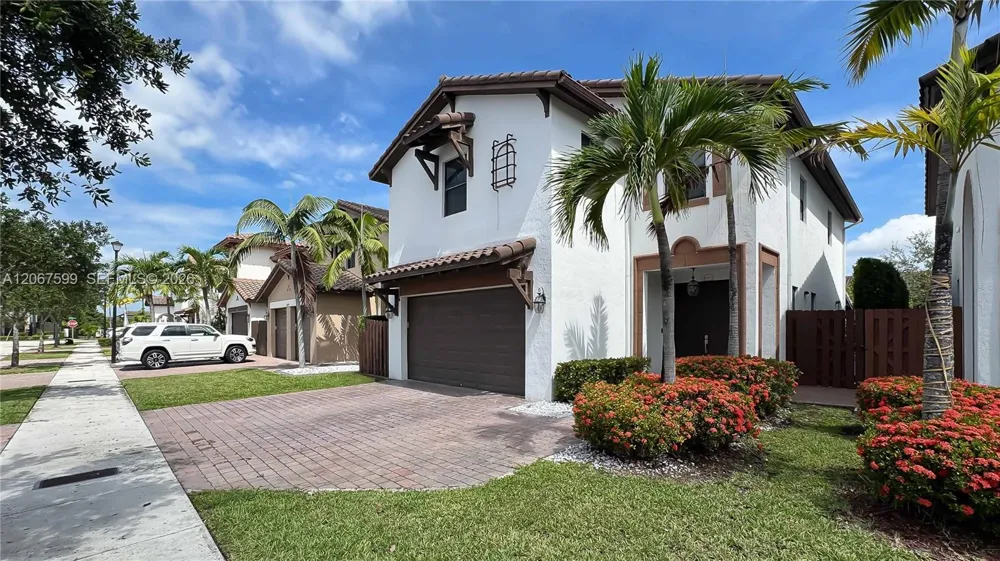 10235 NW 87th Ter Doral, FL 33178