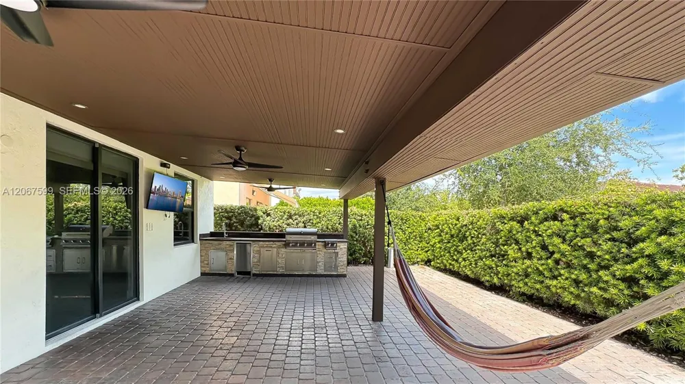10235 NW 87th Ter Doral, FL 33178