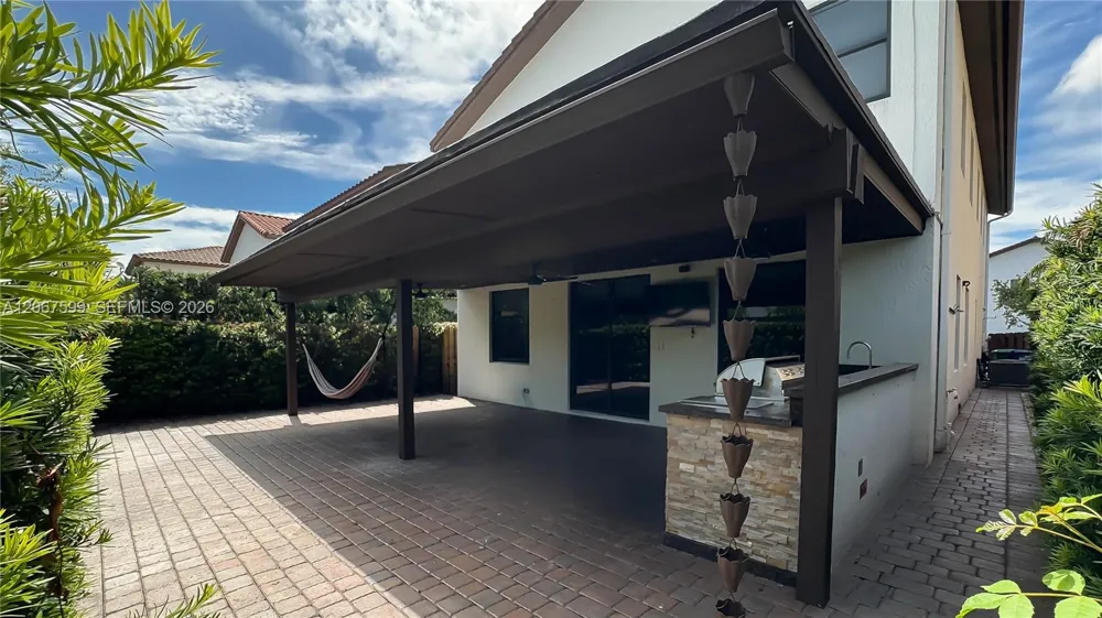 10235 NW 87th Ter Doral, FL 33178