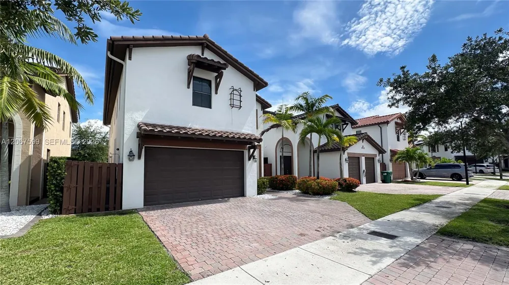 10235 NW 87th Ter Doral, FL 33178