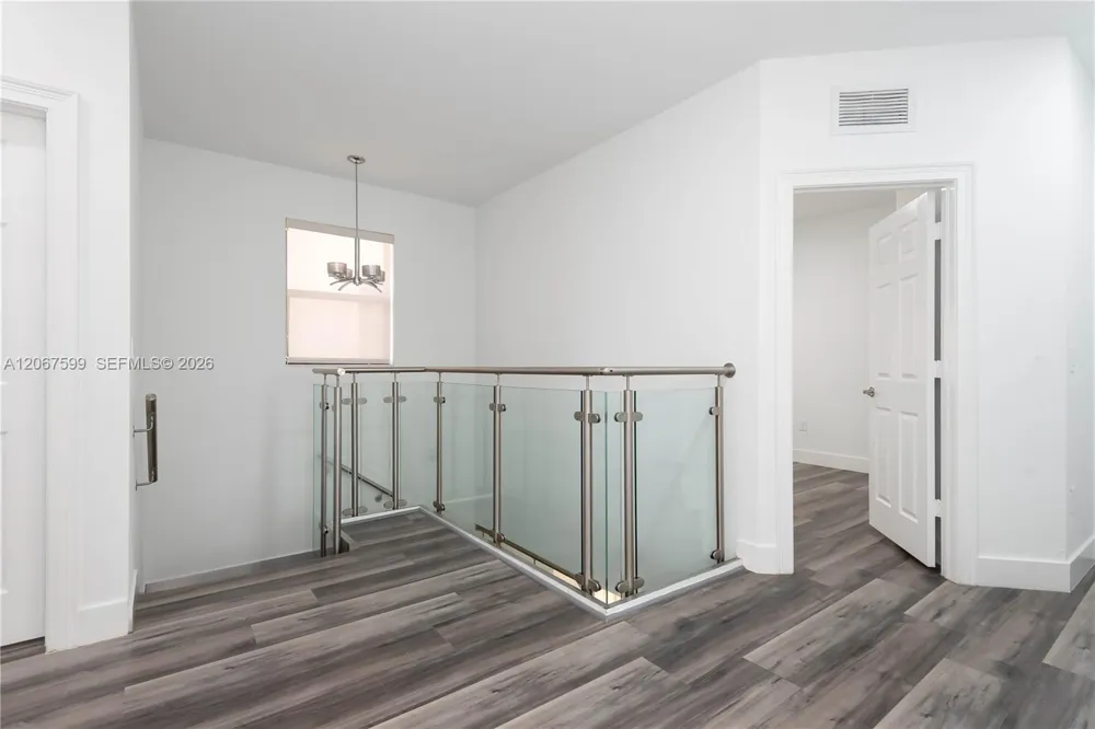 10235 NW 87th Ter Doral, FL 33178