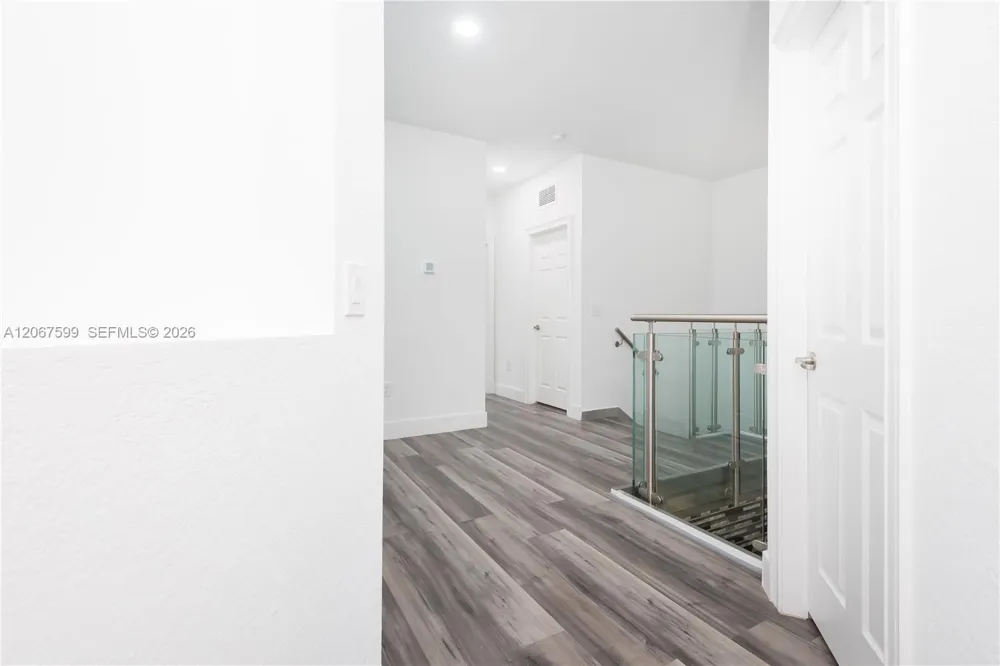 10235 NW 87th Ter Doral, FL 33178