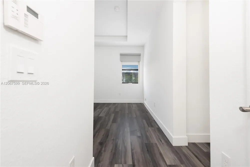 10235 NW 87th Ter Doral, FL 33178