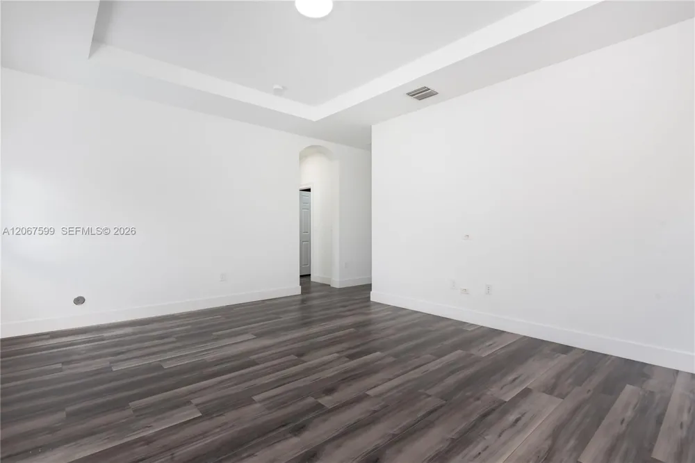 10235 NW 87th Ter Doral, FL 33178
