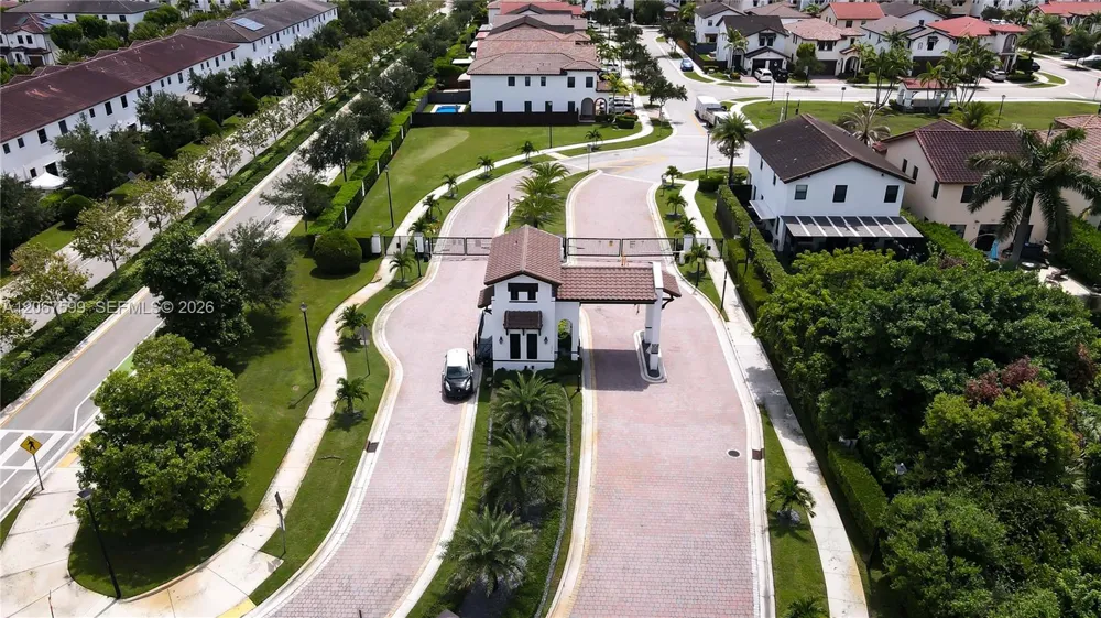 10235 NW 87th Ter Doral, FL 33178