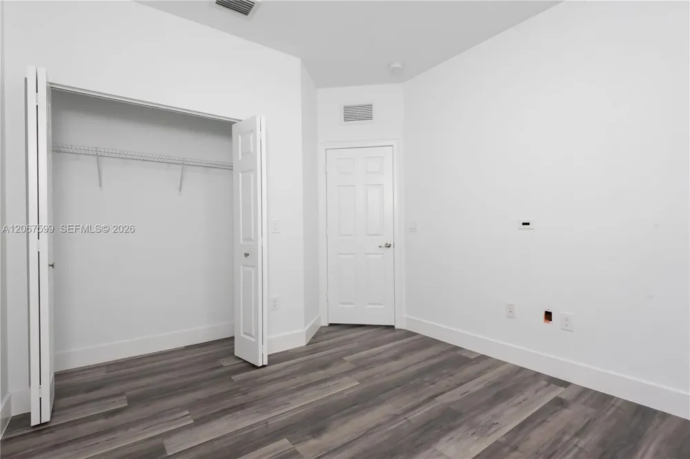 10235 NW 87th Ter Doral, FL 33178