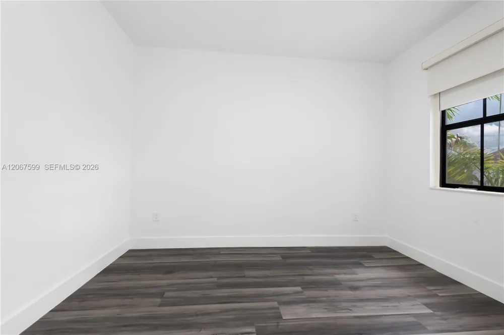 10235 NW 87th Ter Doral, FL 33178