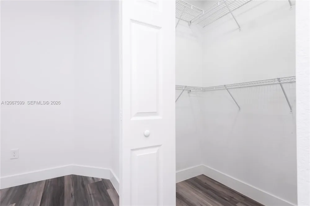 10235 NW 87th Ter Doral, FL 33178