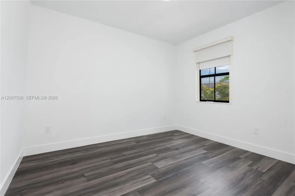 10235 NW 87th Ter Doral, FL 33178