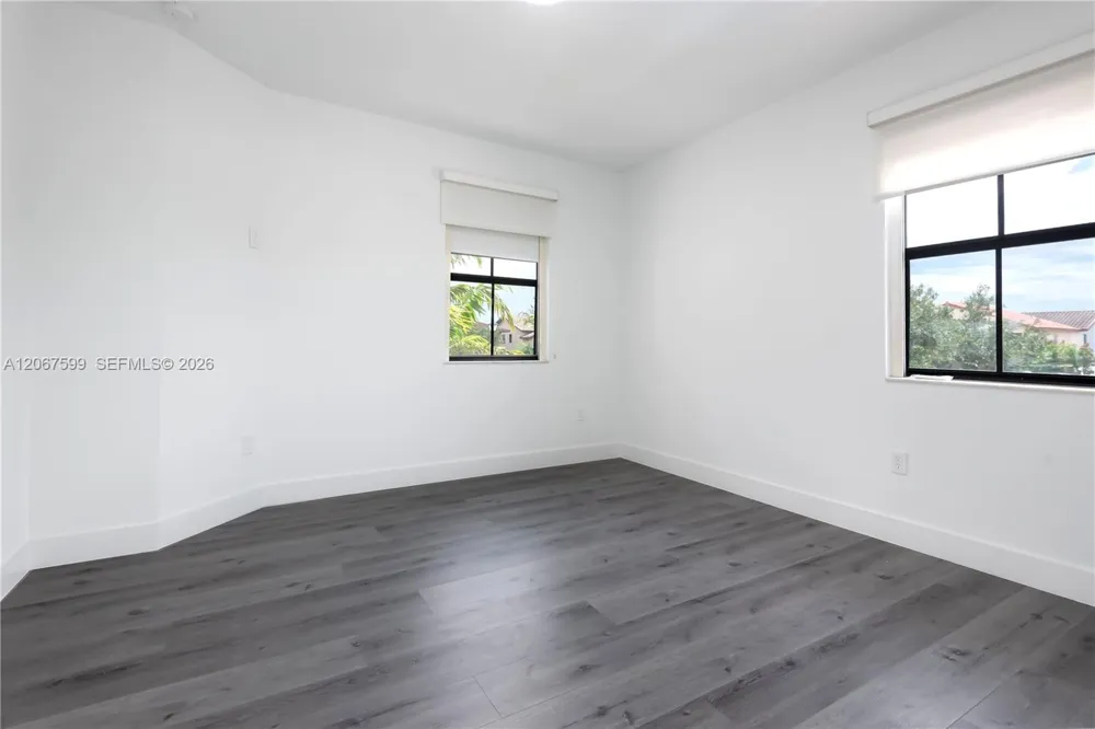 10235 NW 87th Ter Doral, FL 33178