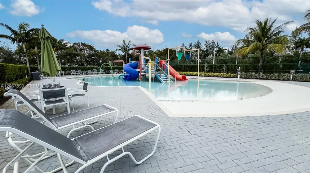 10235 NW 87th Ter Doral, FL 33178