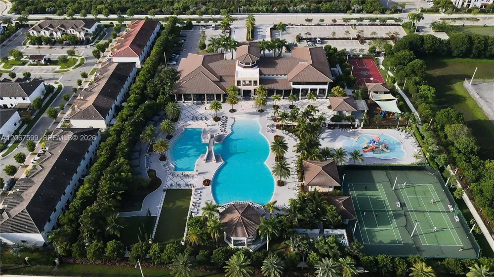 10235 NW 87th Ter Doral, FL 33178