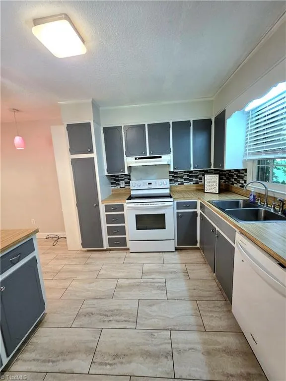 406 Laurel Mountain Road North Wilkesboro, NC 28659