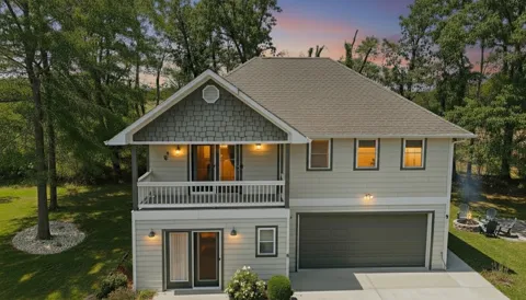 138 Deepwood Dr