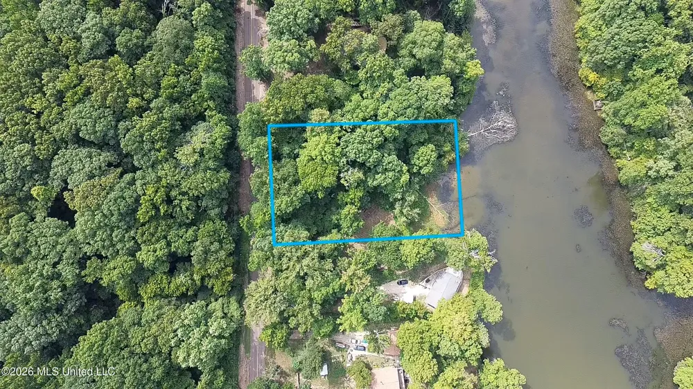 1915 Mattaha Drive Hernando, MS 38632