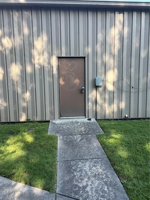 562 Valley Road