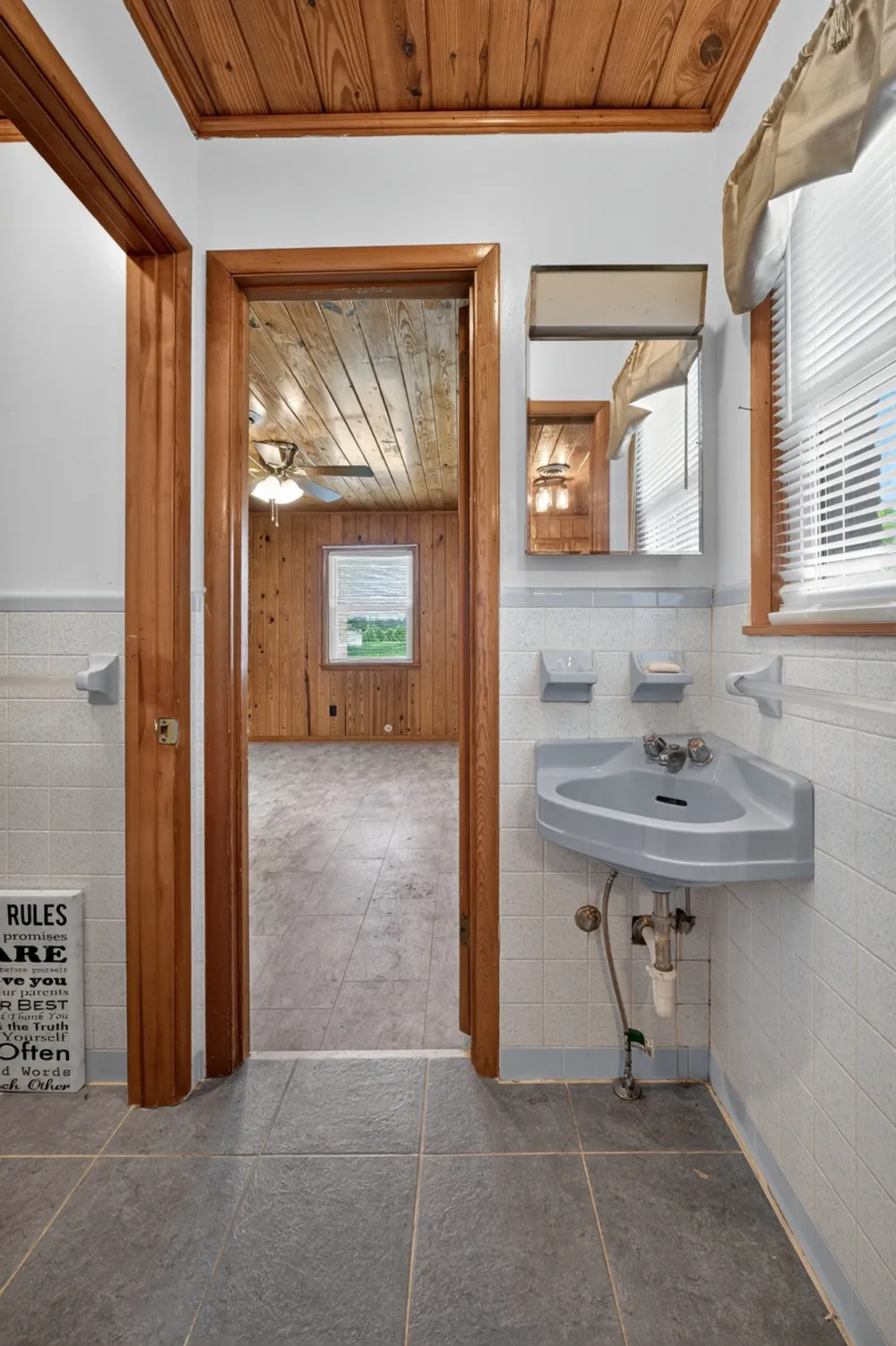 8997 Holmes Creek Rd Smithville, TN 37166