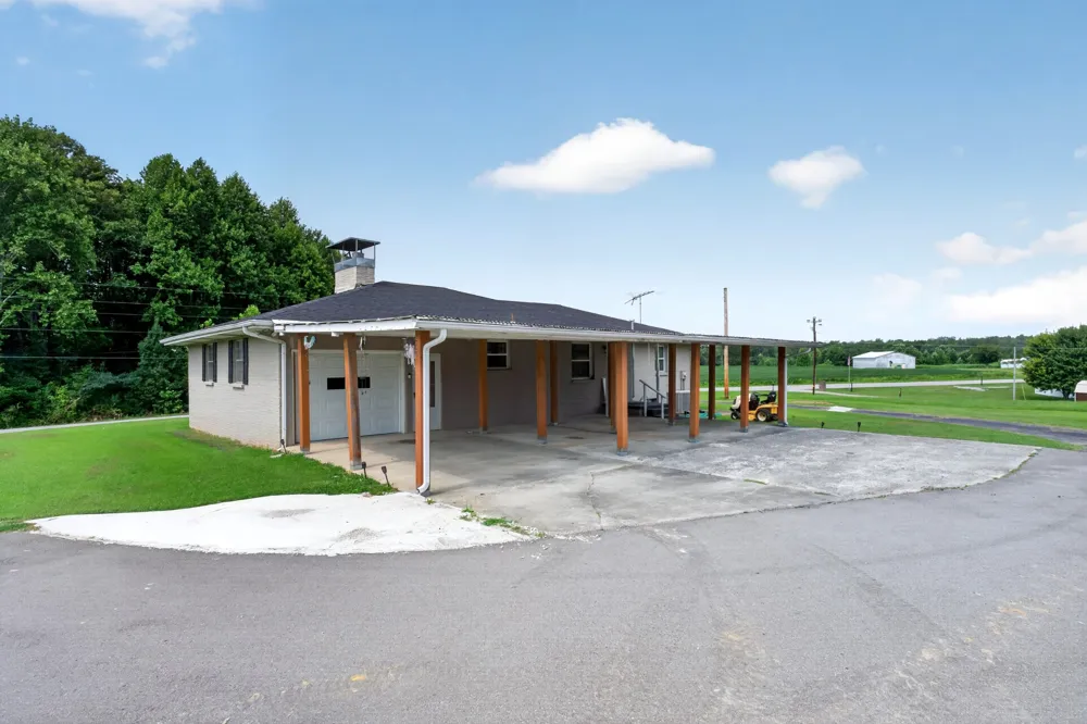 8997 Holmes Creek Rd Smithville, TN 37166