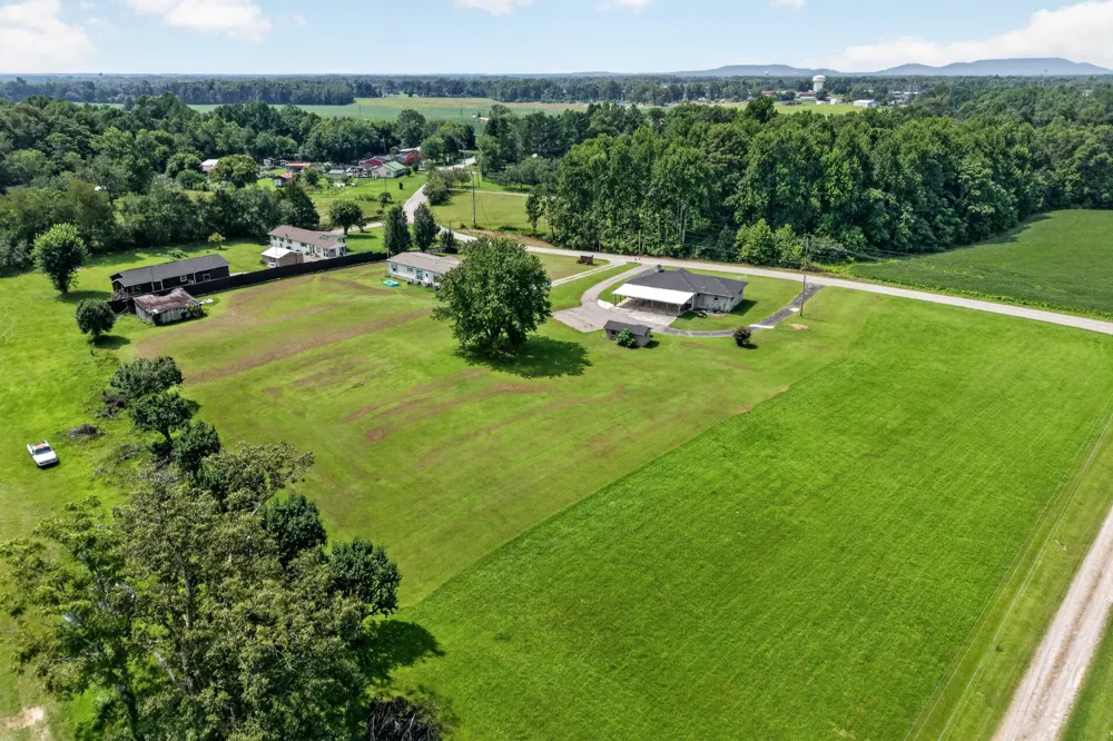 8997 Holmes Creek Rd Smithville, TN 37166