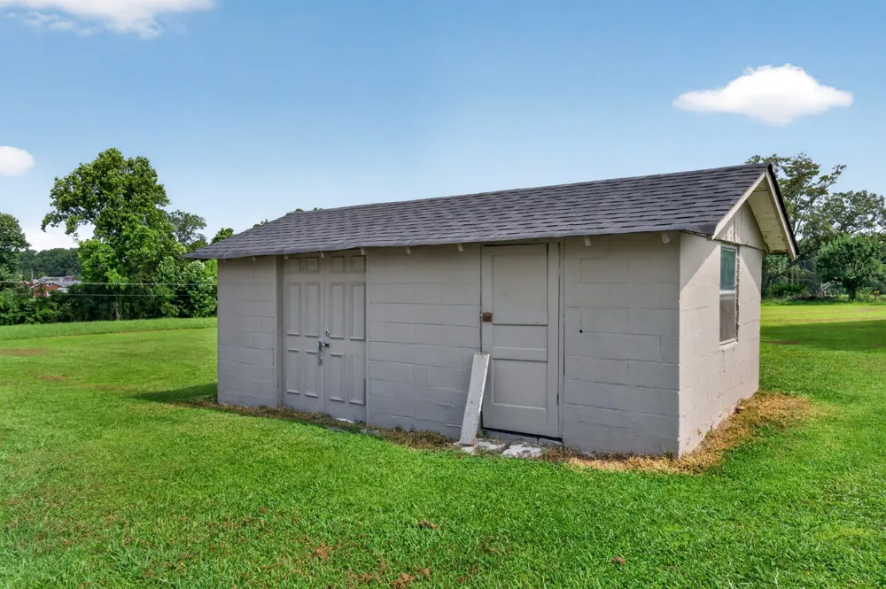 8997 Holmes Creek Rd Smithville, TN 37166