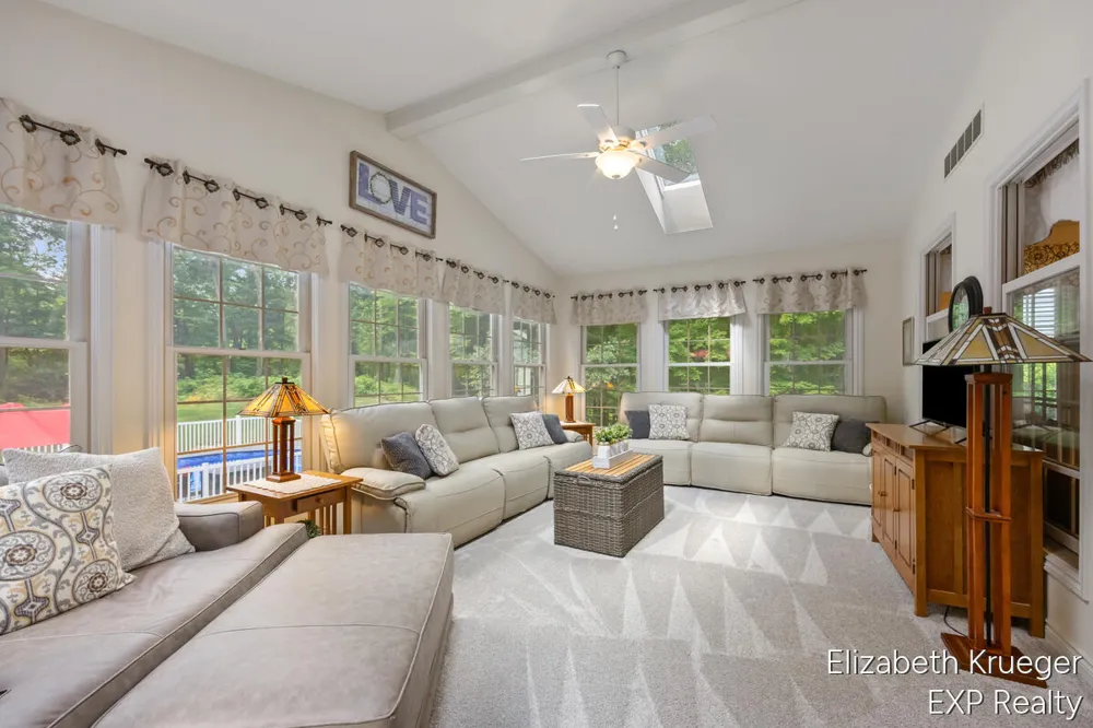 8350 Winterforest Drive NE Cannon Township, MI 49341