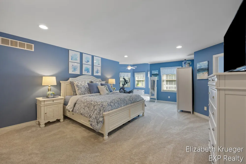 8350 Winterforest Drive NE Cannon Township, MI 49341