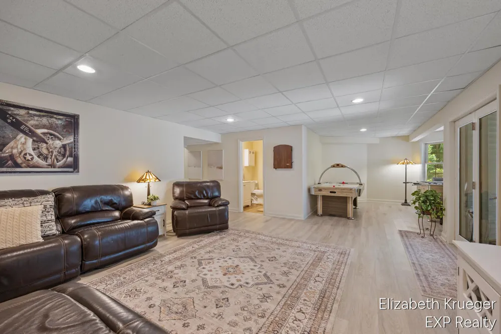 8350 Winterforest Drive NE Cannon Township, MI 49341