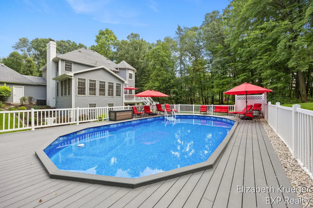8350 Winterforest Drive NE Cannon Township, MI 49341