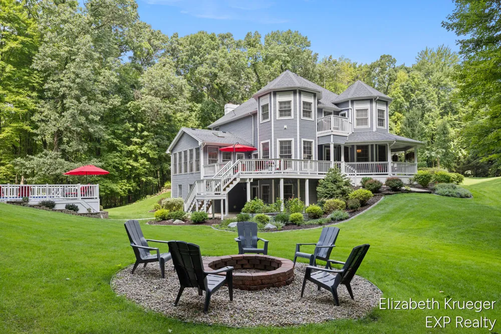 8350 Winterforest Drive NE Cannon Township, MI 49341