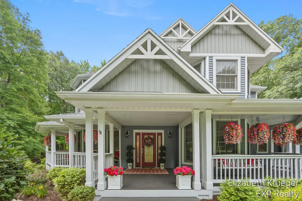 8350 Winterforest Drive NE Cannon Township, MI 49341