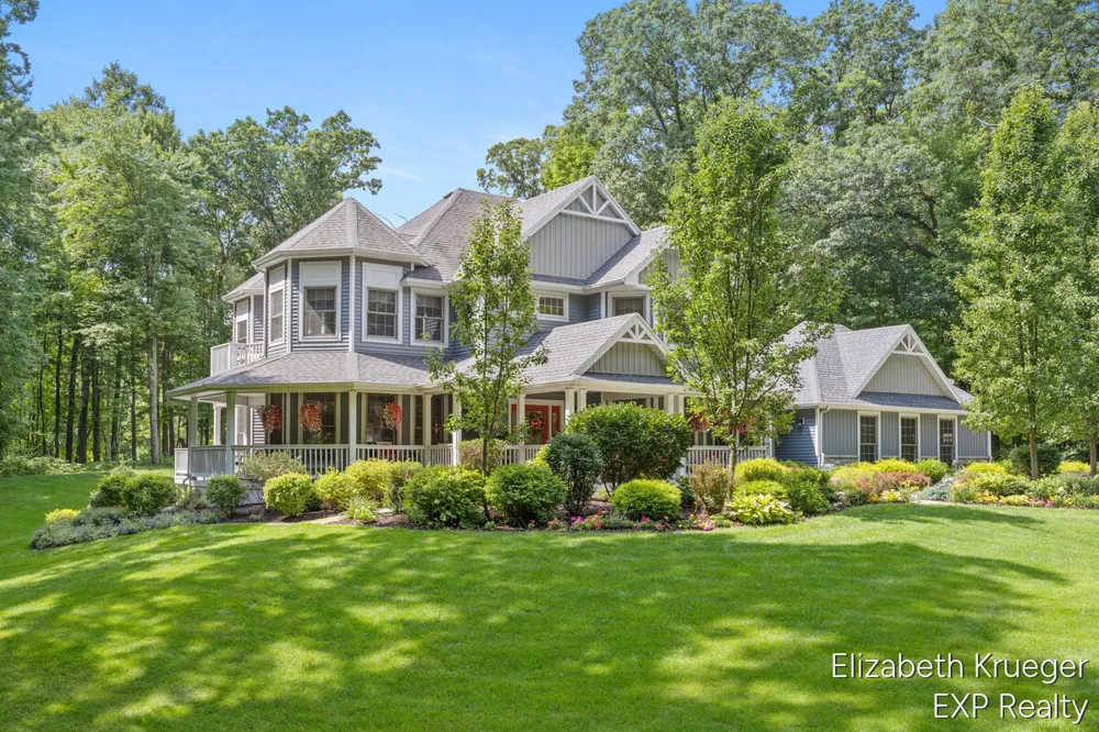 8350 Winterforest Drive NE Cannon Township, MI 49341