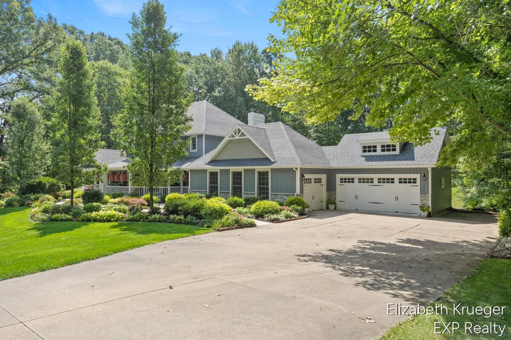8350 Winterforest Drive NE Cannon Township, MI 49341