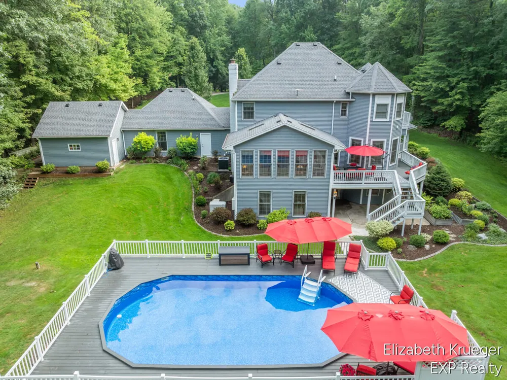 8350 Winterforest Drive NE Cannon Township, MI 49341
