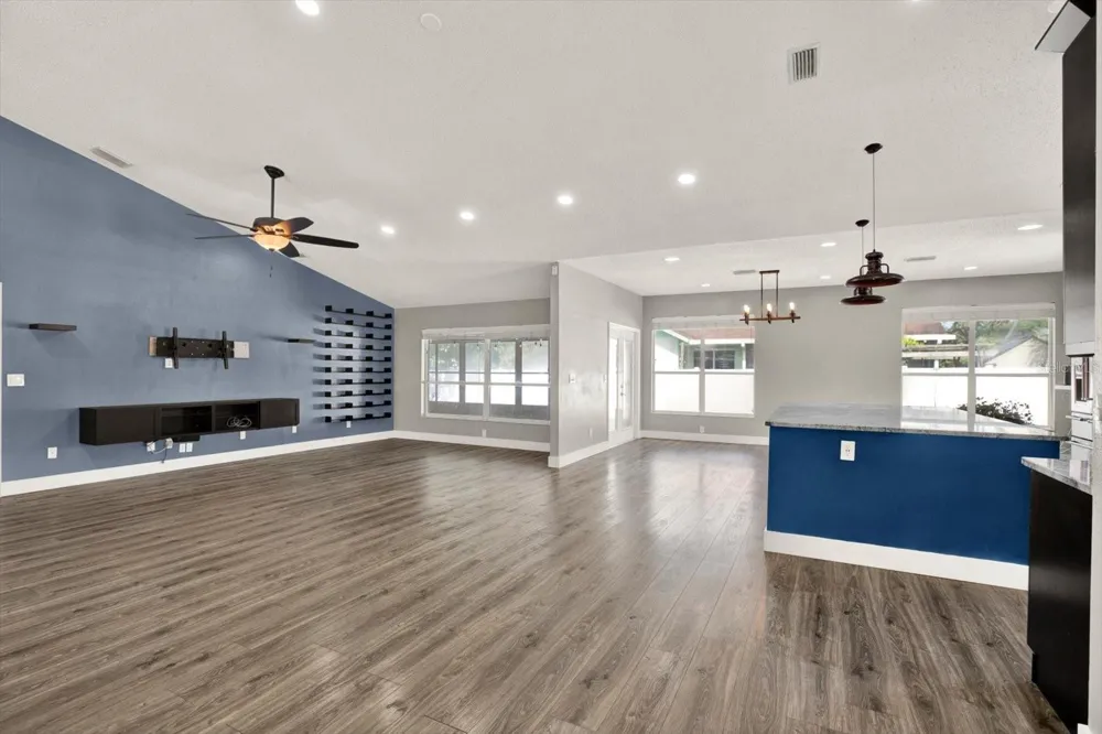 1427 BAY VIEW STREET Tarpon Springs, FL 34689