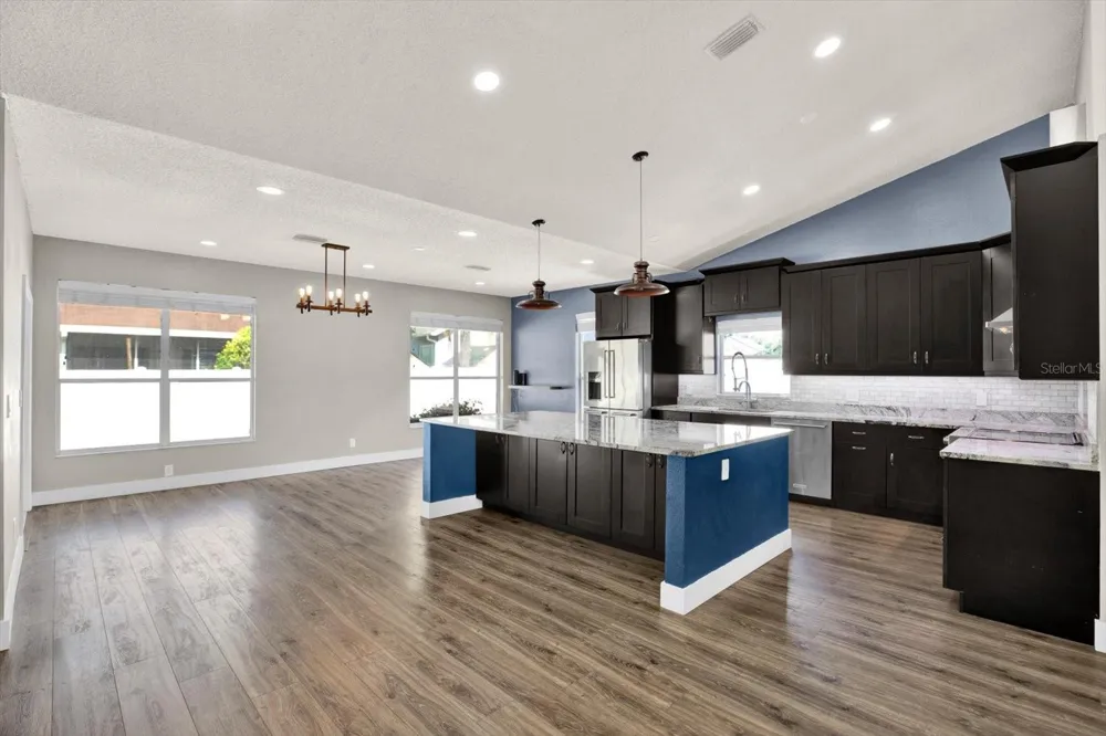1427 BAY VIEW STREET Tarpon Springs, FL 34689