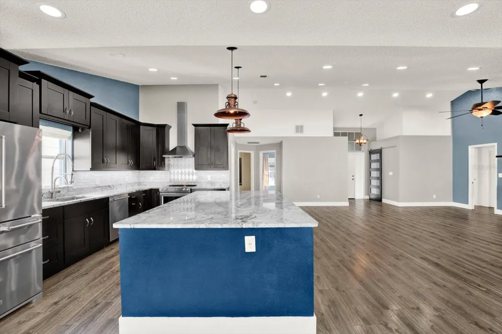 1427 BAY VIEW STREET Tarpon Springs, FL 34689