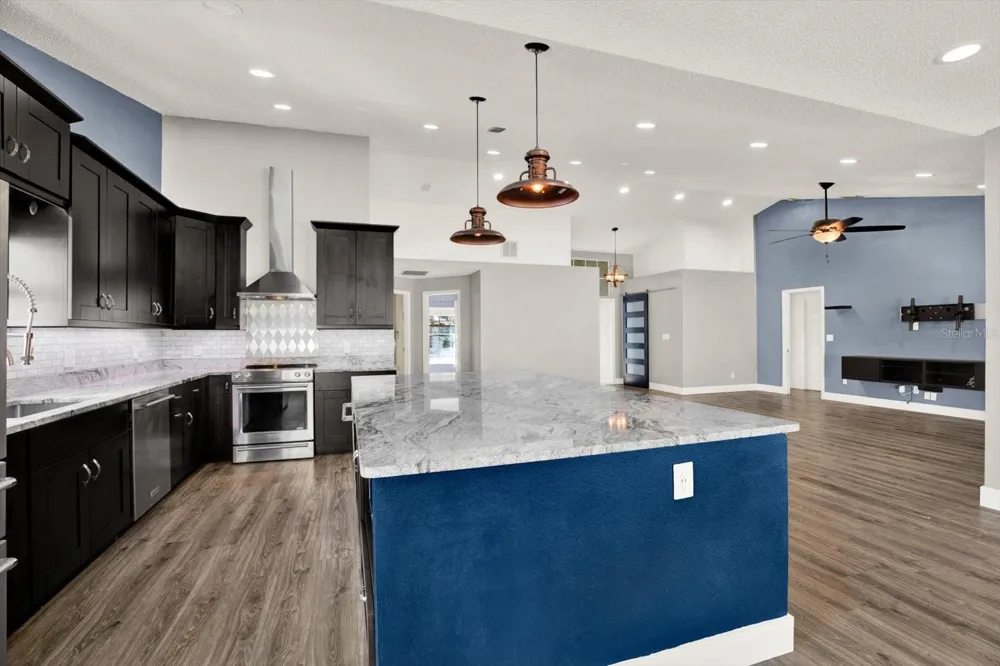 1427 BAY VIEW STREET Tarpon Springs, FL 34689