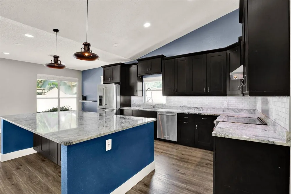 1427 BAY VIEW STREET Tarpon Springs, FL 34689