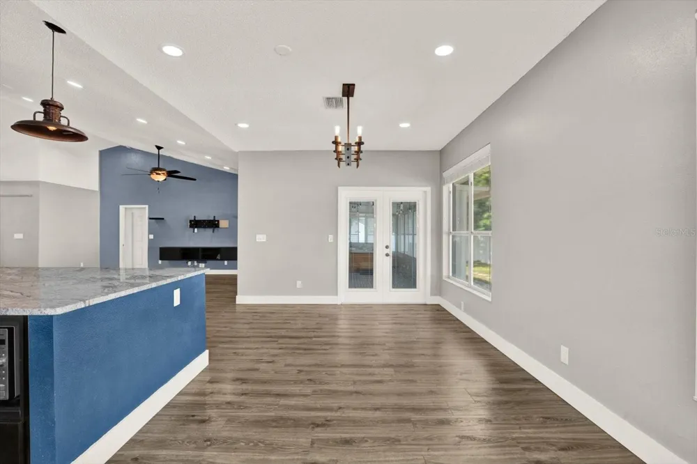 1427 BAY VIEW STREET Tarpon Springs, FL 34689